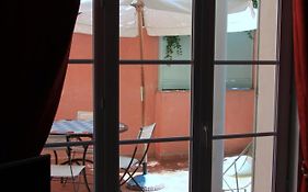 Appartement Avec Patio Et Garage Centre Ville Et Plage